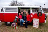 Little Holiday Mini Session with VW Bus 2025